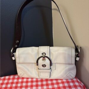 Coach Vintage White Leather Shoulder Bag